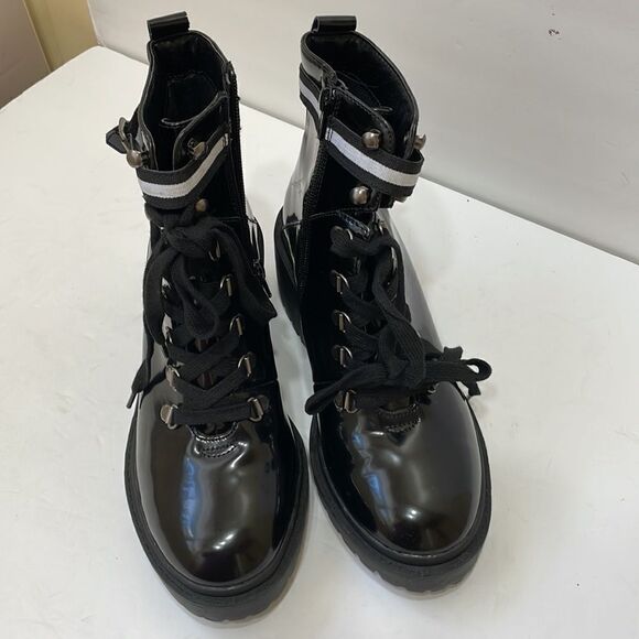 NEW WITHOUT TAGS JELLYPOP PLATFORM COMBAT BOOTS IN BLACK PATENT - Picture 2 of 7
